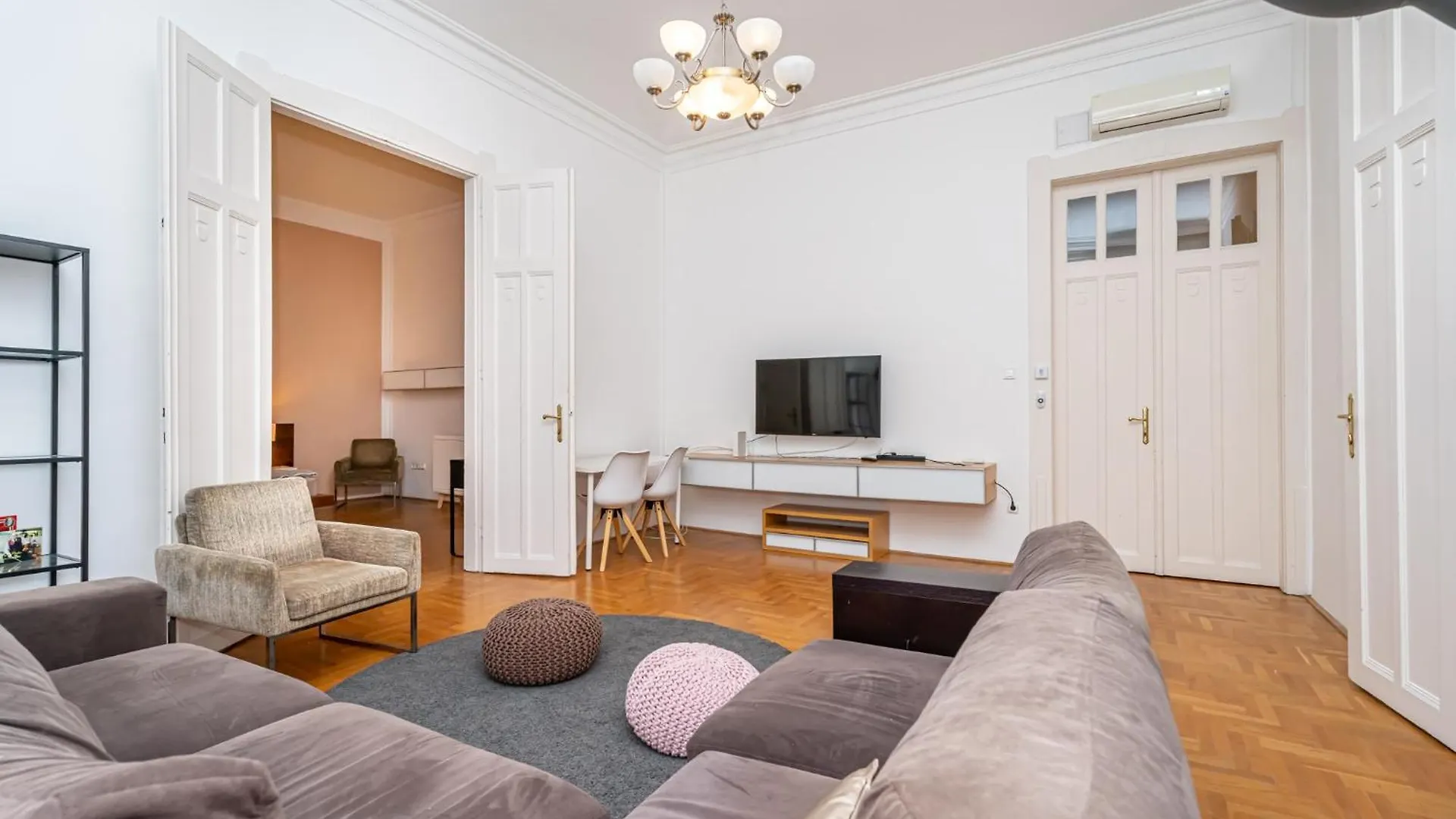3 Bdr Heart Of Budapest Central Apartment Hungary