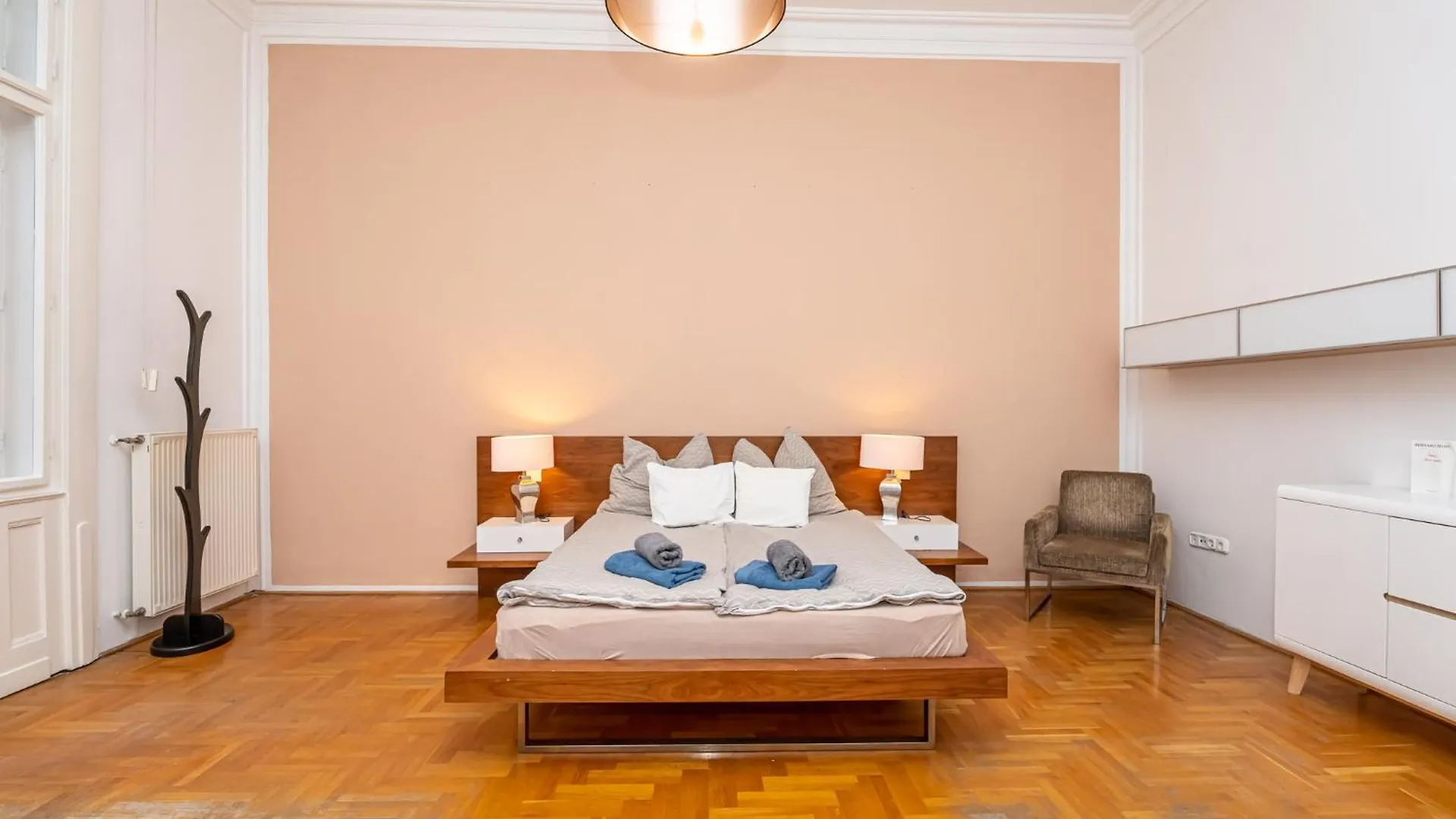 3 Bdr Heart Of Budapest Central Apartment