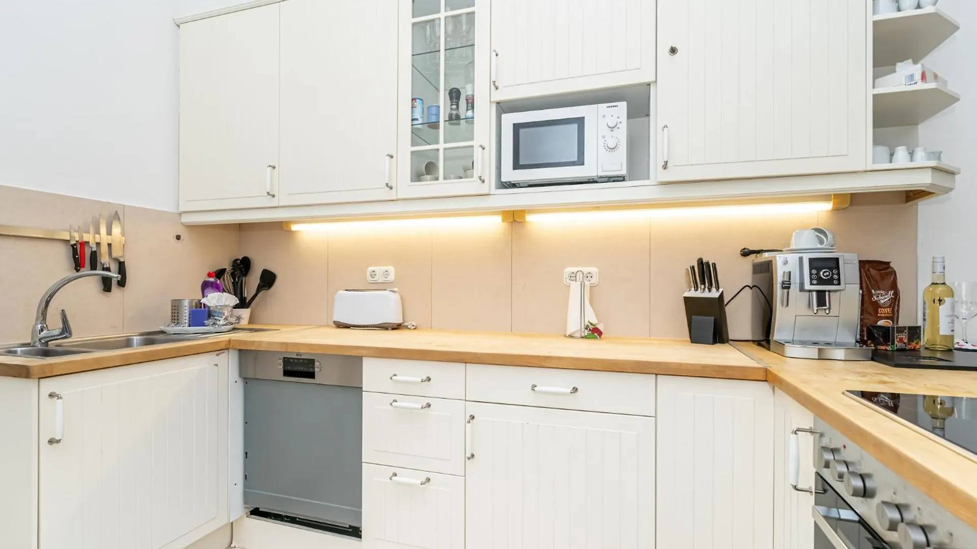 3 Bdr Heart Of Budapest Central Apartment 0*,